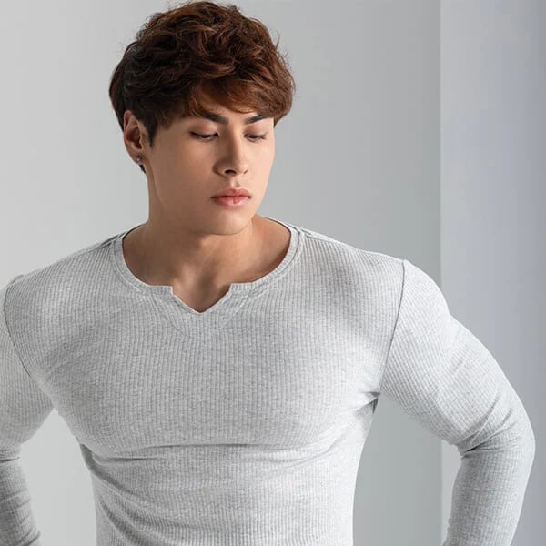 V-NECK LONG-SLEEVED SPORTS T-SHIRT