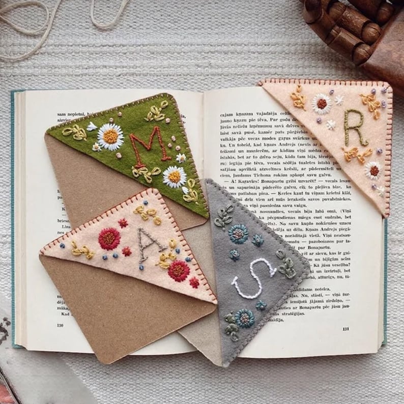 Summer Sale 49% OFFPersonalized Hand Embroidered Corner Bookmark