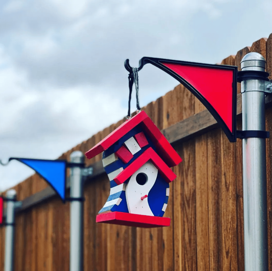 Domiple Hangs EZ Fence Post Hanger