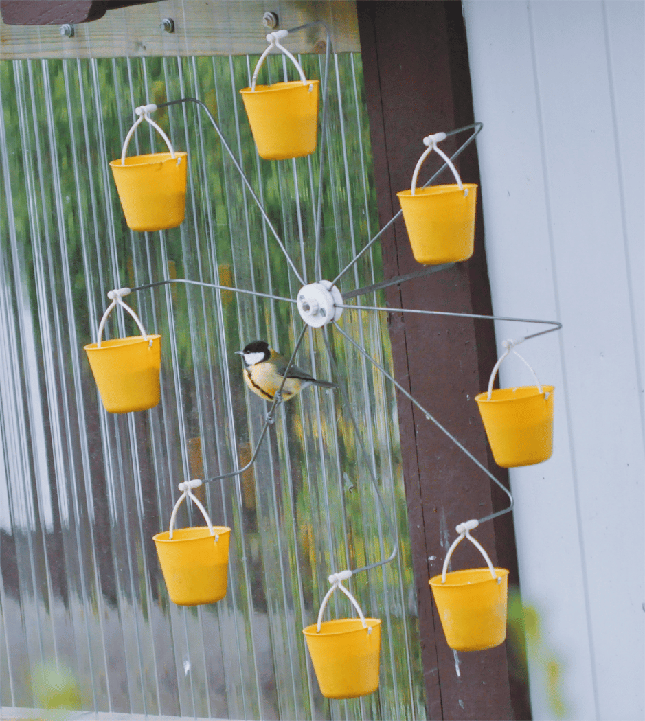 High Quality Super Hardness Ferris Wheel Bird FeederBirds can play in your garden all day