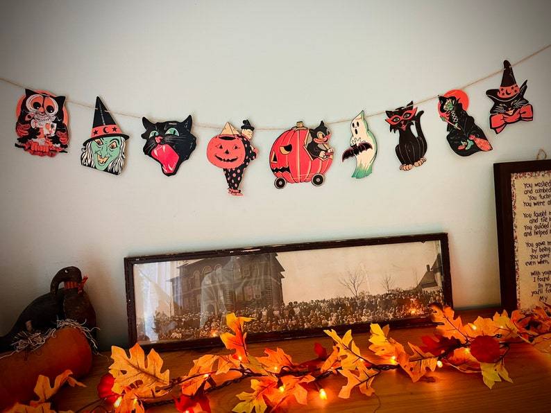 Pre-Halloween promotion  Vintage Halloween Decor Garland